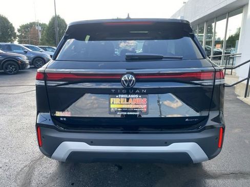 New 2025 Volkswagen Tiguan SE AWD/4WD image 10