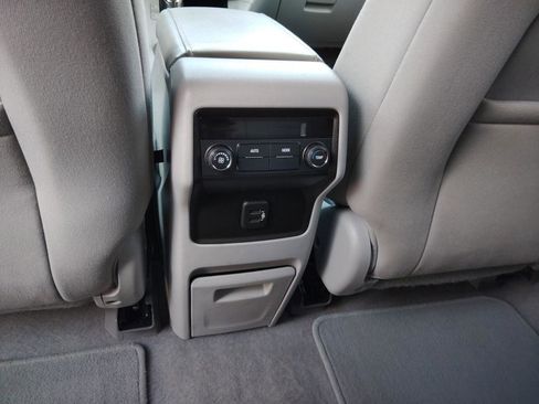 Used 2019 GMC Acadia SLE image 26