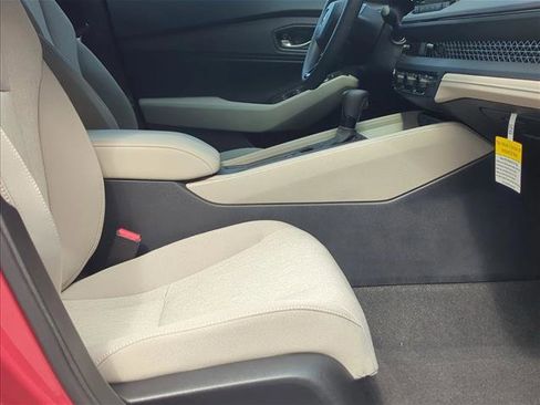 New 2025 Honda Accord SE image 18