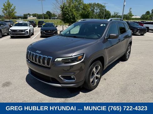 Used 2019 Jeep Cherokee Limited w/ Trailer Tow Group AWD/4WD image 6