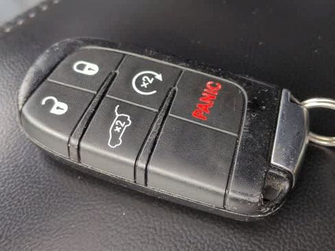 Used 2018 Jeep Grand Cherokee Limited image 33