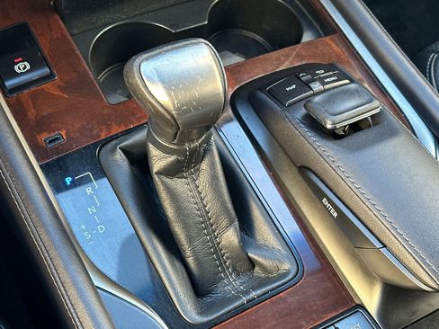 Used 2017 Lexus LX 570 4WD image 24