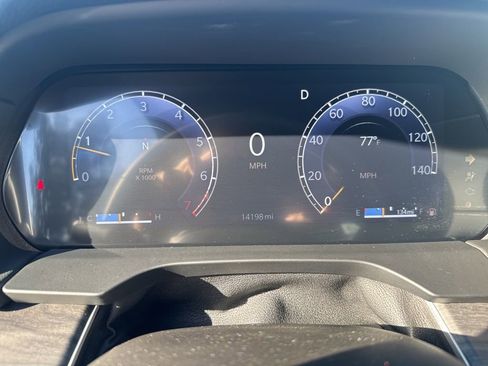 Certified 2024 Jeep Grand Cherokee Limited w/ Luxury Tech Group II image 18