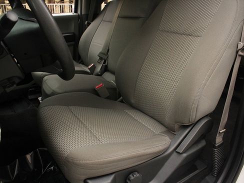 Used 2016 Ford F150 XLT AWD/4WD image 17