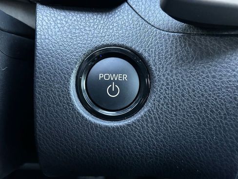 Used 2025 Toyota Camry SE image 29