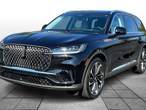 Used 2025 Lincoln Aviator Reserve w/ Illumination Package image 3