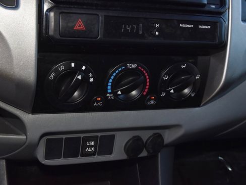 Used 2014 Toyota Tacoma PreRunner w/ SR5 Package image 28