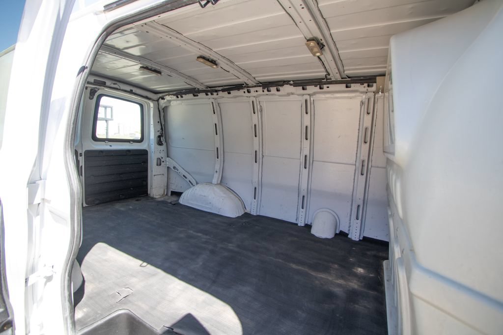 Used 2019 Chevrolet Express 2500 w/ Driver Convenience Package RWD image 10