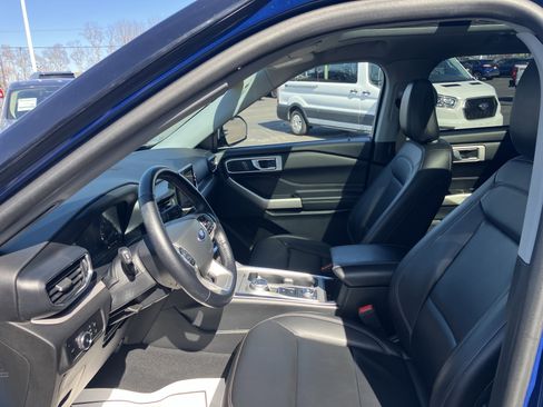 Used 2023 Ford Explorer XLT w/ Equipment Group 202A image 17
