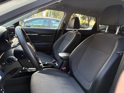 Used 2022 Kia Seltos S FWD image 3
