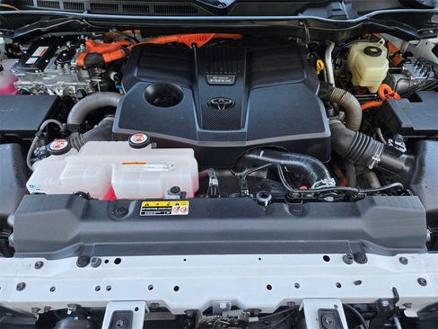 Used 2025 Toyota Sequoia Platinum image 37