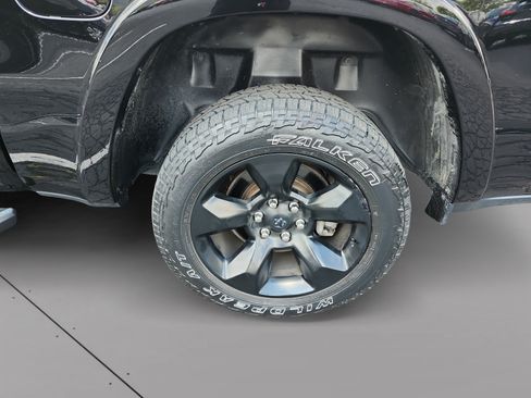 Used 2019 RAM 1500 Laramie AWD/4WD image 14
