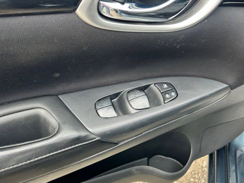 Used 2016 Nissan Sentra SV image 5