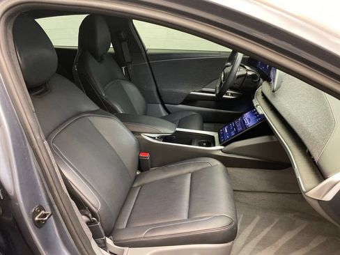 Used 2024 Lucid Air Pure RWD image 24