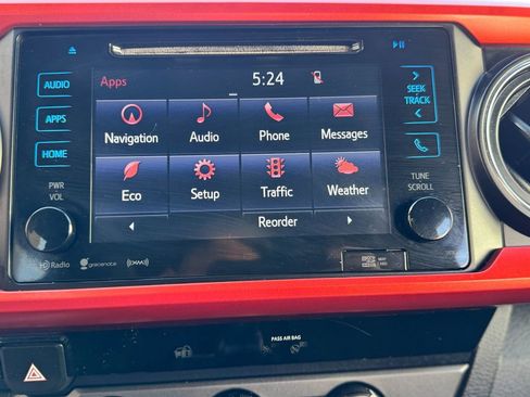 Used 2018 Toyota Tacoma TRD Off-Road image 20