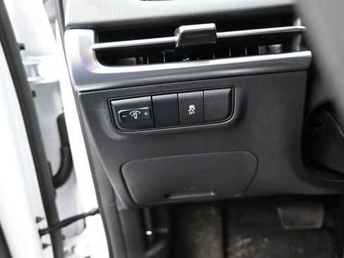 Used 2025 Hyundai Tucson SE image 33