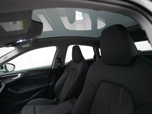 Used 2025 Audi Q5 Premium w/ Convenience Package image 33