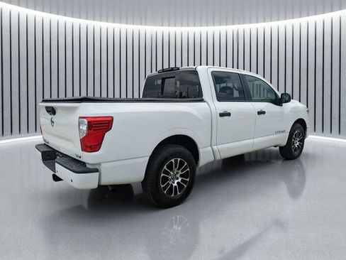 Used 2022 Nissan Titan SV RWD image 4
