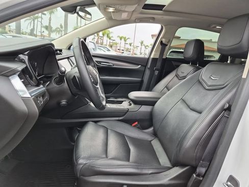 Certified 2018 Cadillac XT5 Premium Luxury w/ Driver Assist Package FWD image 20