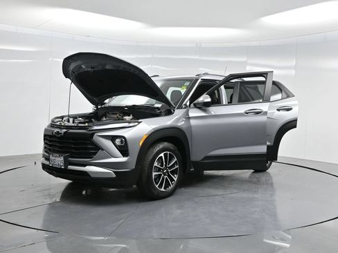 New 2025 Chevrolet TrailBlazer LT w/ Convenience Package FWD image 44