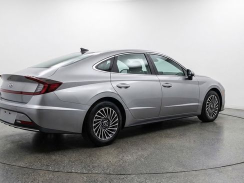 Used 2025 Hyundai Sonata SEL FWD image 9