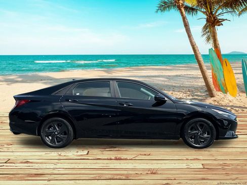 Used 2023 Hyundai Elantra SEL FWD image 7