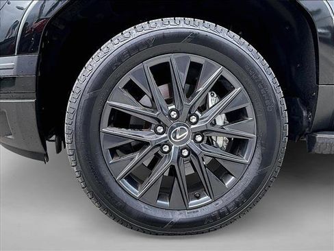 Used 2025 Lexus GX 550 image 10