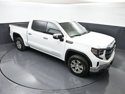 Used 2024 GMC Sierra 1500 SLT AWD/4WD image 41