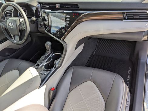 Used 2018 Toyota Camry XSE image 31