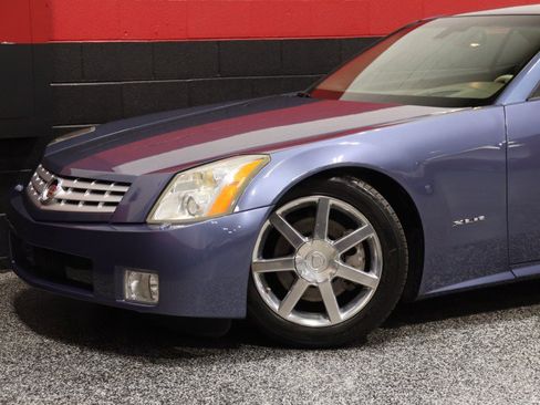 Used 2005 Cadillac XLR RWD image 20