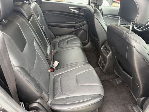 Used 2016 Ford Edge Titanium FWD image 11