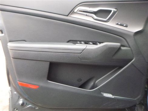 Used 2025 Kia Sportage SX Prestige image 19