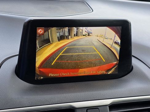 Used 2018 MAZDA MAZDA3 Touring image 12