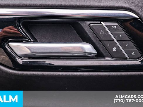 Used 2025 Chevrolet Suburban Z71 AWD/4WD image 48