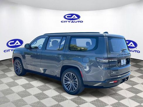 Used 2022 Jeep Grand Wagoneer Series III AWD/4WD image 6
