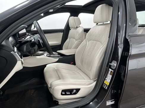 Used 2023 BMW 540i xDrive w/ M Sport Package image 29