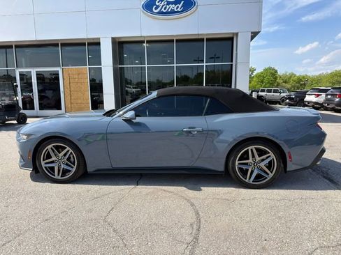Used 2025 Ford Mustang Premium RWD image 43