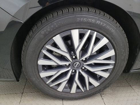 Used 2024 Nissan Altima 2.5 SV FWD image 31