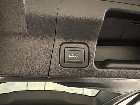 Used 2018 GMC Acadia Denali w/ Technology Package AWD/4WD image 36