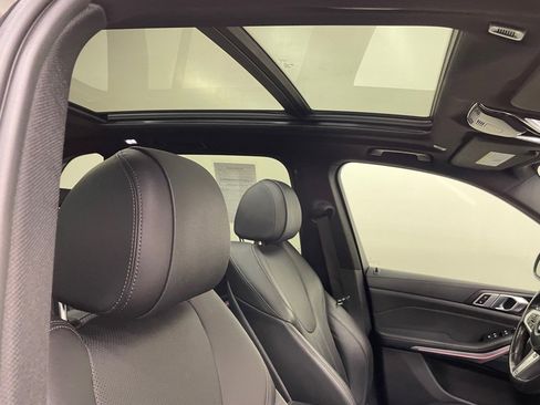 Used 2022 BMW X5 xDrive40i w/ M Sport Package image 21