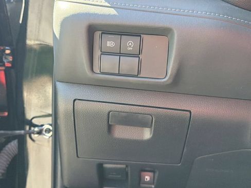 Used 2023 Toyota Highlander L FWD image 17