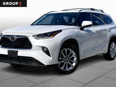 Used 2023 Toyota Highlander Limited