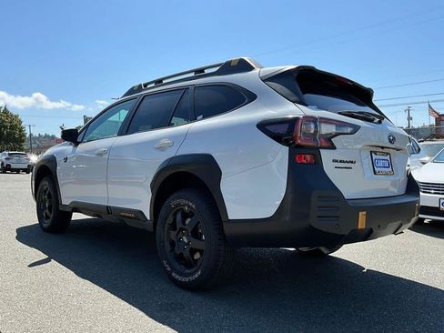 Used 2025 Subaru Outback Wilderness AWD/4WD image 5