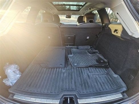 Used 2023 Volvo XC60 B5 Core image 5