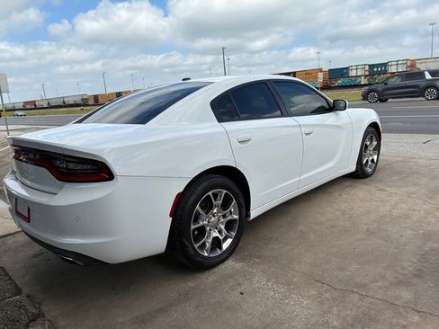 Used 2016 Dodge Charger SE w/ Power Sunroof Group AWD/4WD image 17