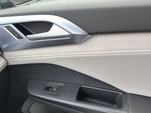 New 2026 Volkswagen Taos SE FWD image 12