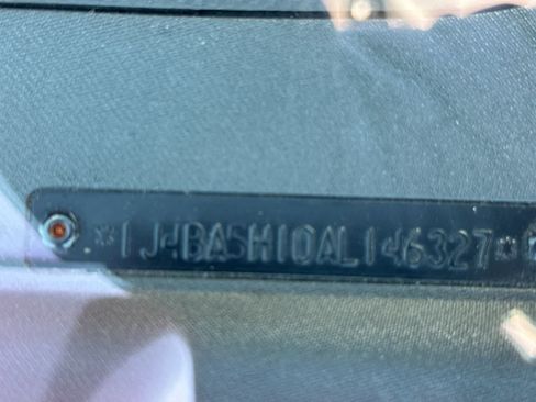 Used 2010 Jeep Wrangler Unlimited Sahara AWD/4WD image 11
