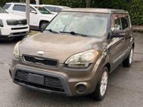Used 2013 Kia Soul + FWD image 3