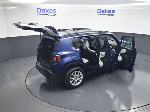 Used 2019 Jeep Renegade Latitude w/ Cold Weather Group FWD image 56