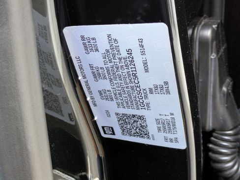 Used 2024 Chevrolet Colorado LT image 30